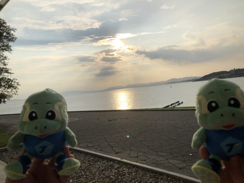 島根県立美術館から見た宍道湖の夕陽とニータン