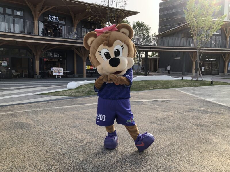 20240418INAC神戸レオネッサ戦へ向かう際の広島ゲートパークで会ったフレッチェちゃん